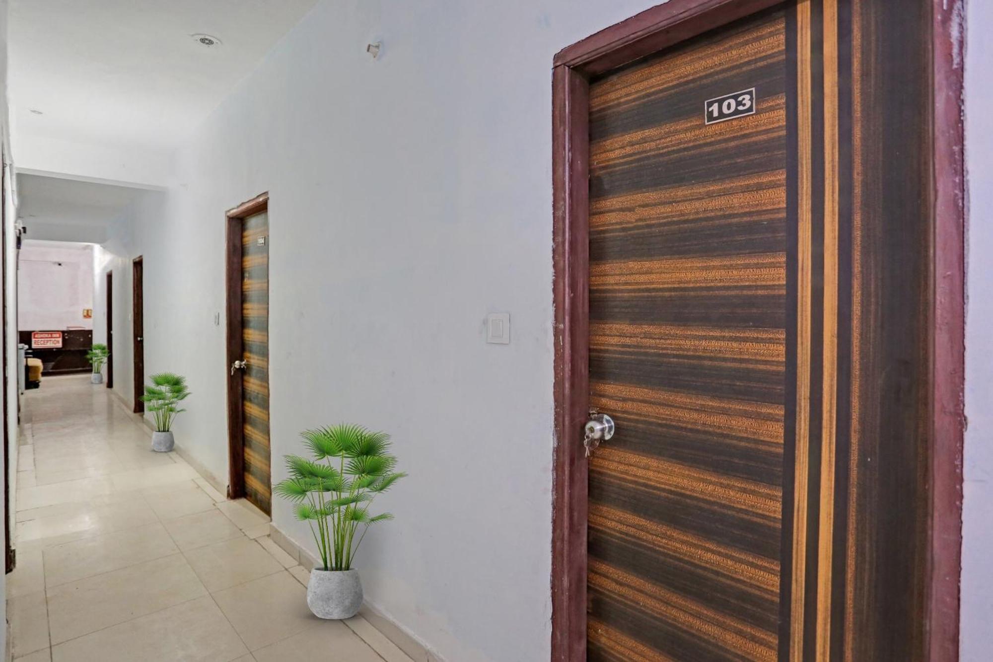 Hotel O Imperial Residency Near Dashrath Puri Metro Station New Delhi Ngoại thất bức ảnh